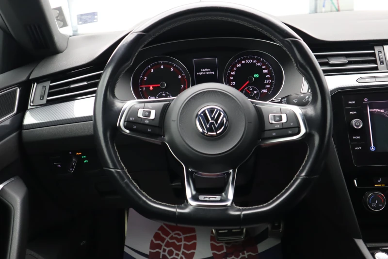VW Arteon R Line / 2.0 / DISTRONIC /   , снимка 13 - Автомобили и джипове - 52329459