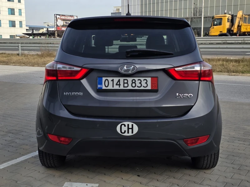 Hyundai Ix20 1.6i AUTOMATIC swiss edition , снимка 4 - Автомобили и джипове - 52840093