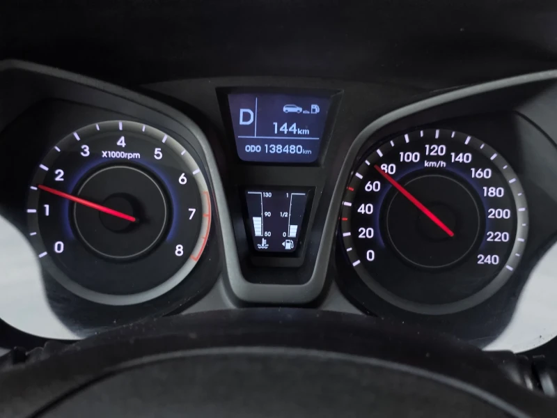 Hyundai Ix20 1.6i AUTOMATIC swiss edition , снимка 13 - Автомобили и джипове - 52840093