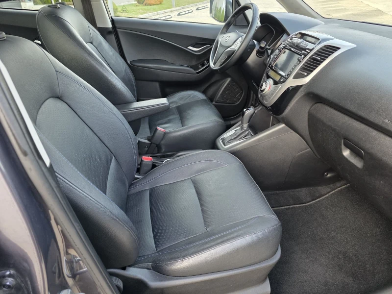 Hyundai Ix20 1.6i AUTOMATIC swiss edition , снимка 9 - Автомобили и джипове - 52840093