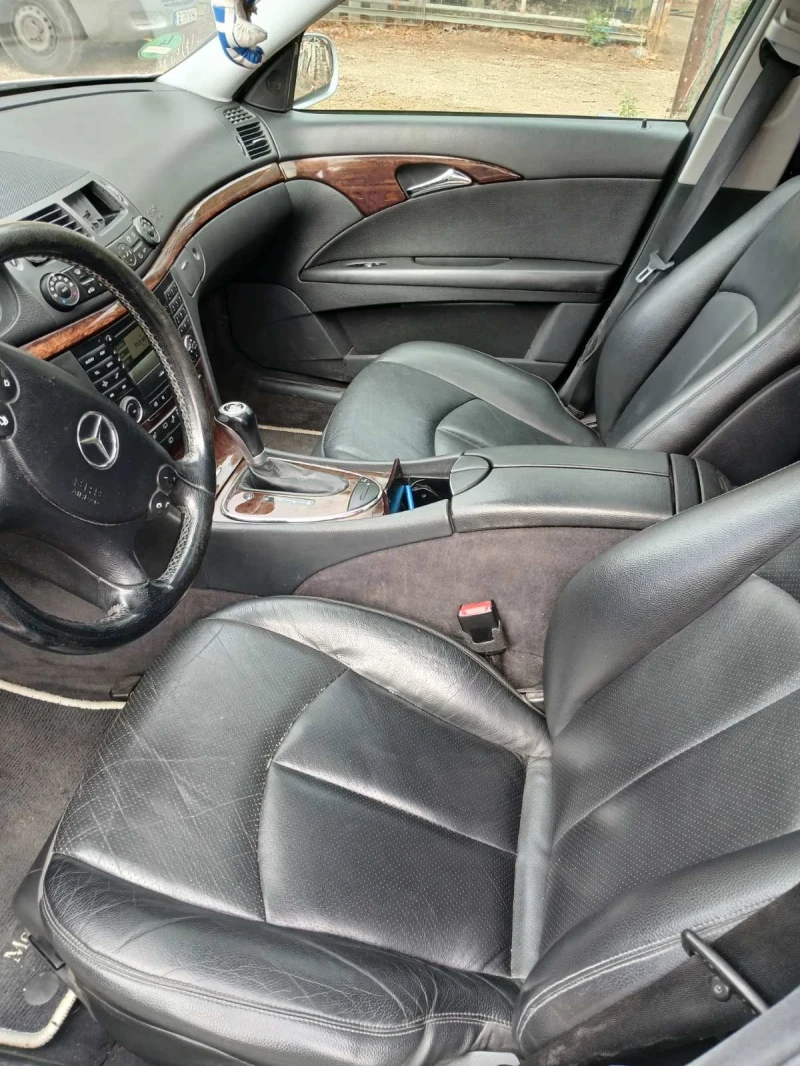 Mercedes-Benz E 200 Compressor , снимка 10 - Автомобили и джипове - 52912626