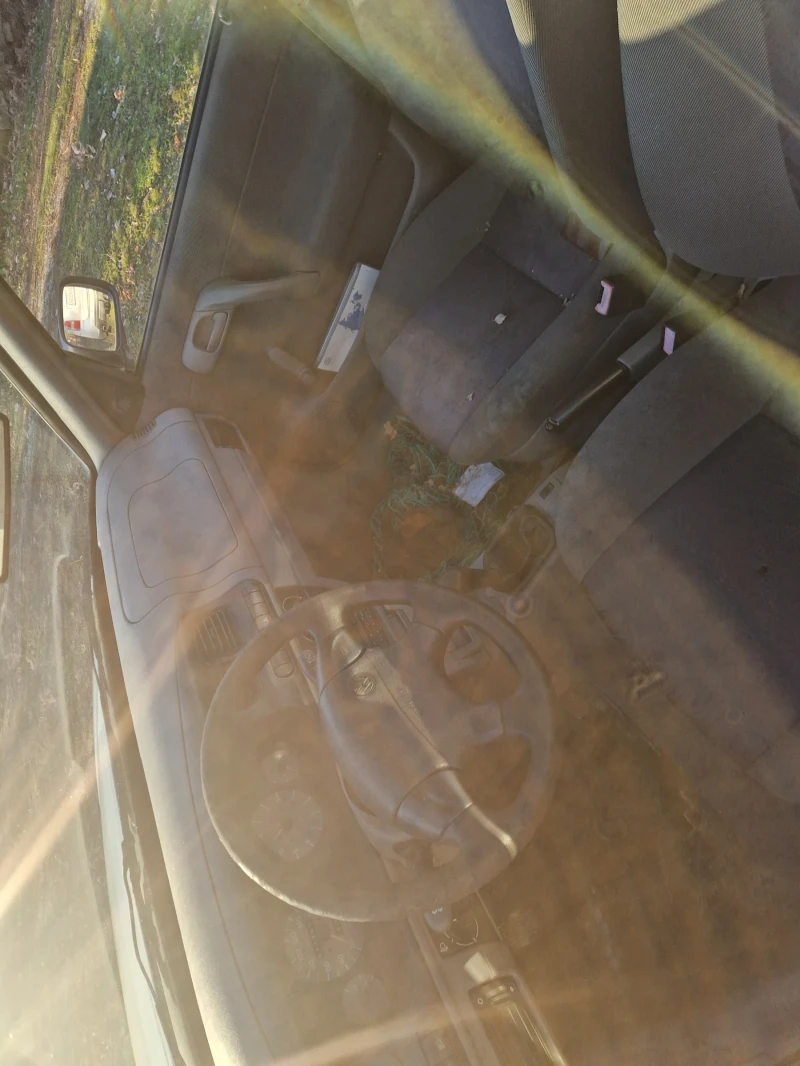 VW Caddy 1.9sdi, снимка 8 - Автомобили и джипове - 52929260