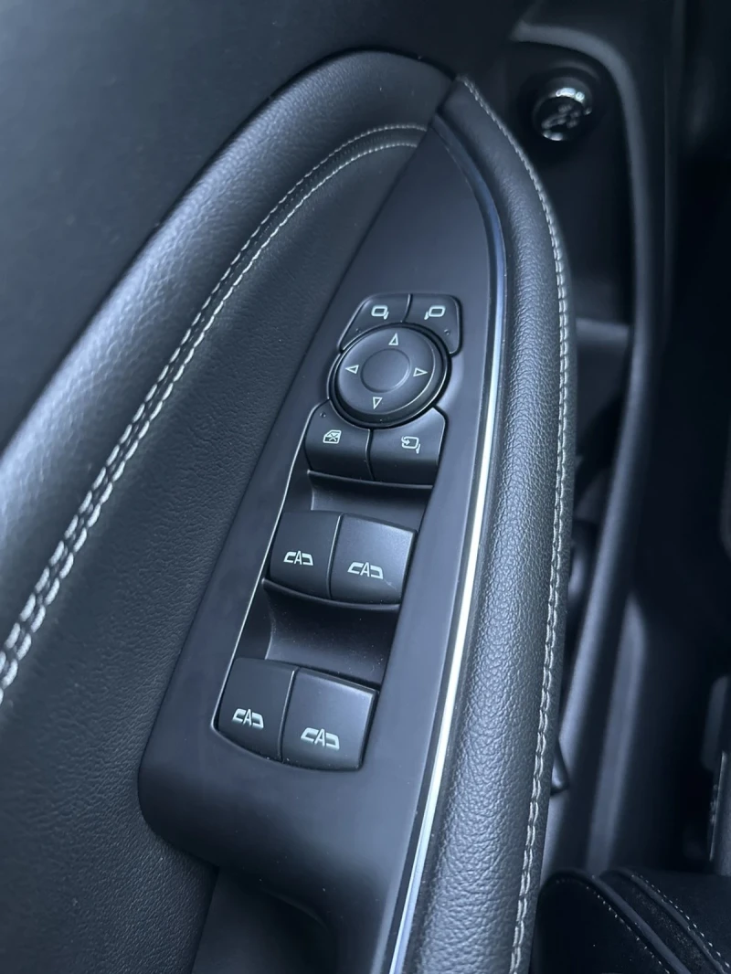 Opel Insignia, снимка 8 - Автомобили и джипове - 53079169