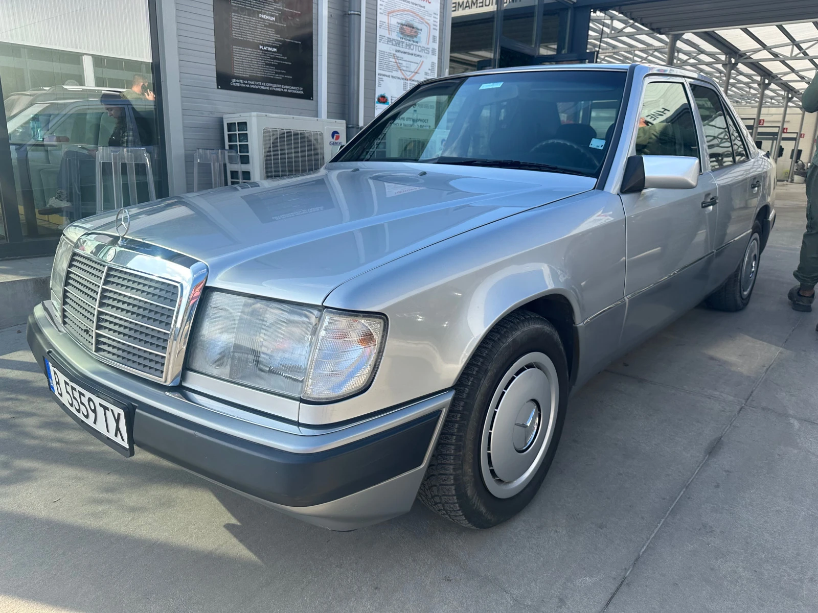 Mercedes-Benz 124 300д - изображение 2