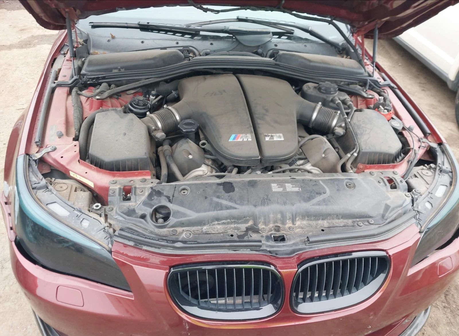 BMW M5 V10* ВИНЕНОЧЕРВЕН* ФИКС.ЦЕНА* СЕРВИЗНАИСТОРИЯ*  - изображение 9