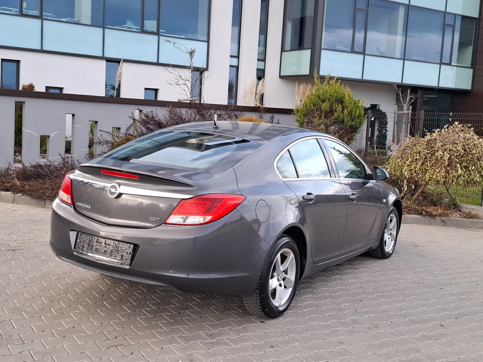 Opel Insignia 2.0CDTI* (131кс)* КЛИМАТРОНИК* * НОВ ВНОС* *  - изображение 6