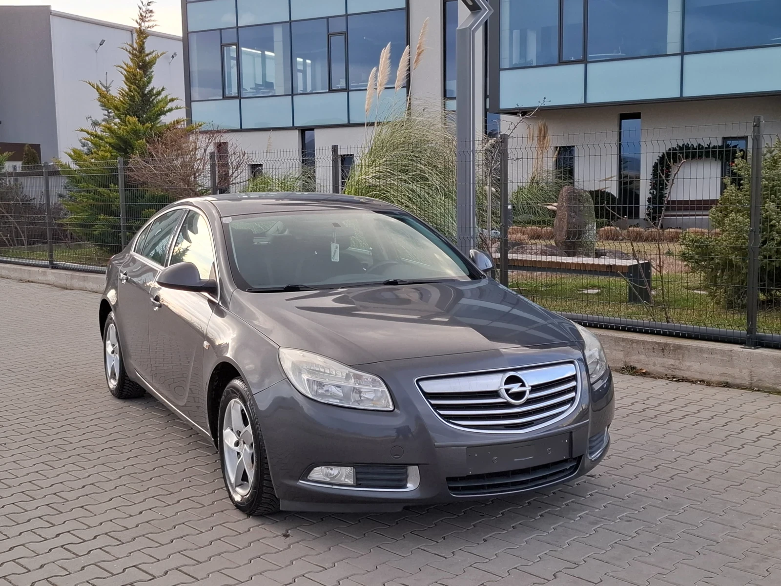 Opel Insignia 2.0CDTI* (131кс)* КЛИМАТРОНИК* * НОВ ВНОС* *  - изображение 2