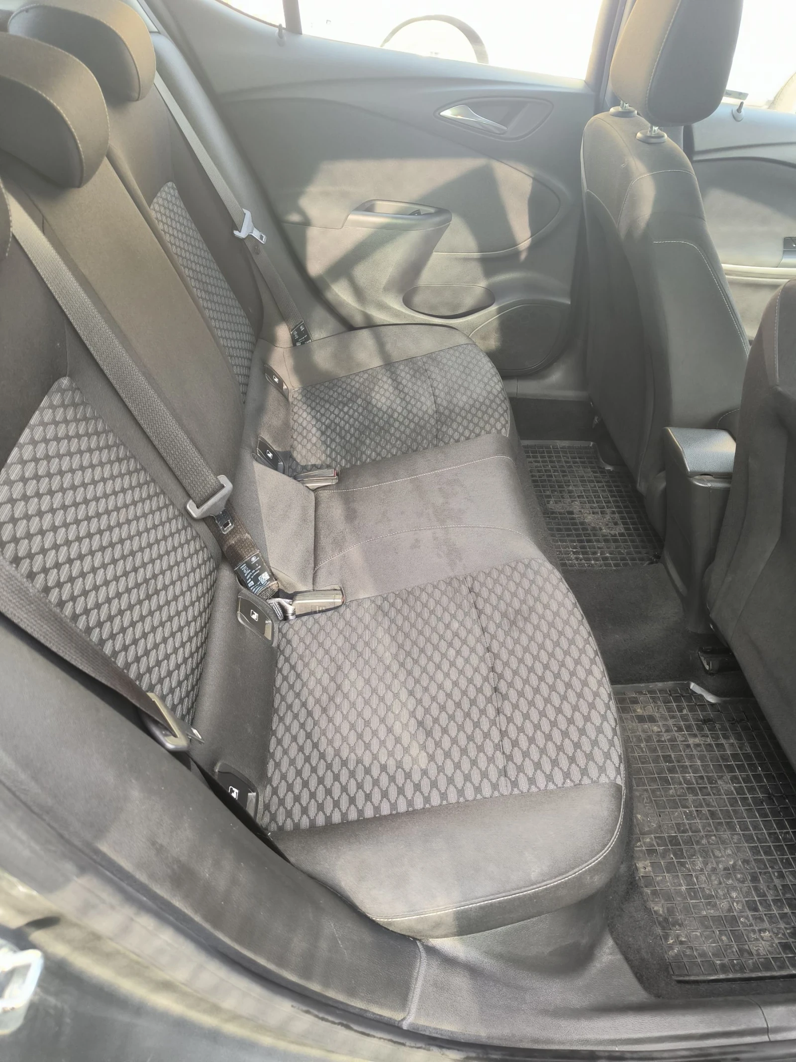 Opel Astra К, снимка 10 - Автомобили и джипове - 54090982