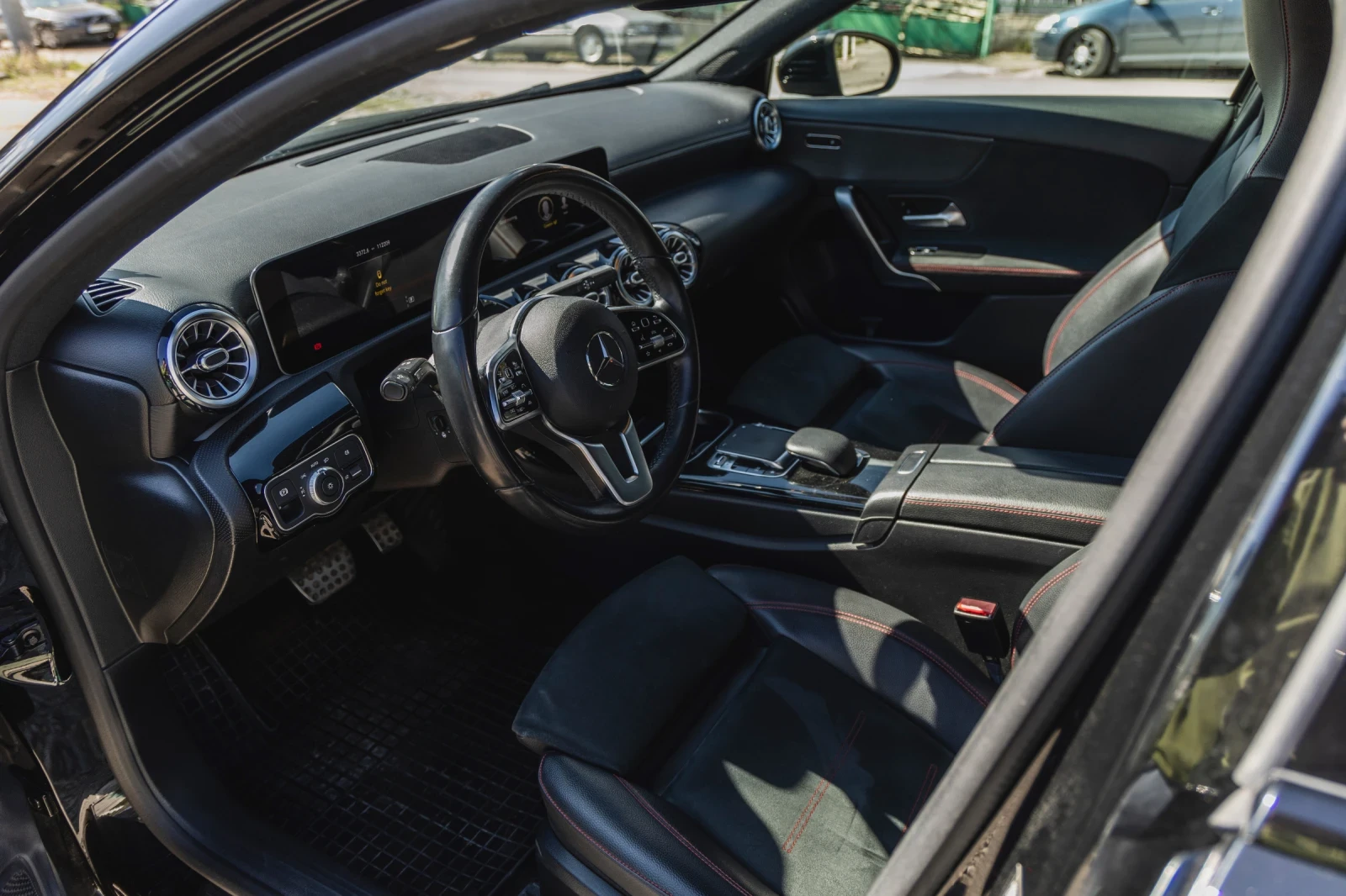 Mercedes-Benz A 250 AMG line 4matic, снимка 7 - Автомобили и джипове - 54170429