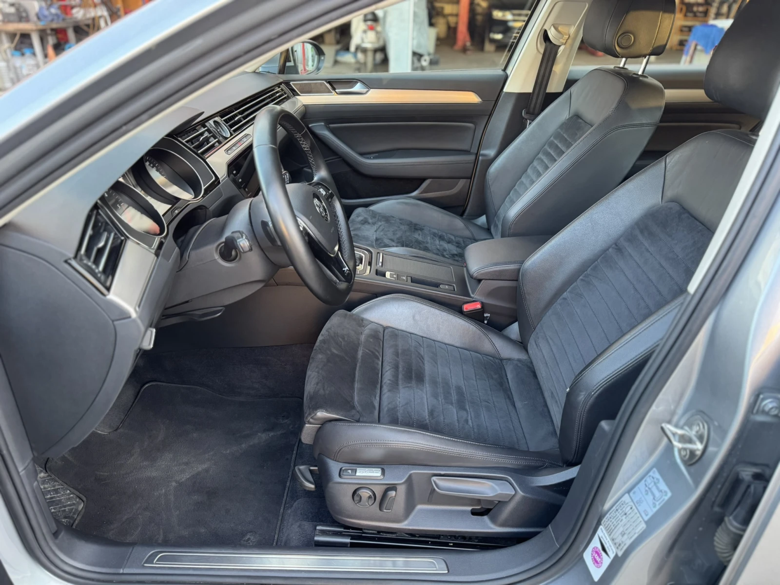 VW Passat 2.0 TDI 4Motion Highline, снимка 10 - Автомобили и джипове - 54175176