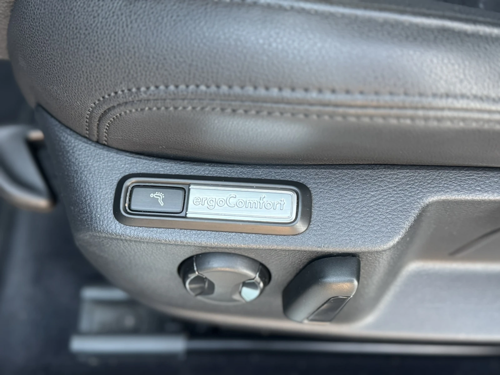 VW Passat 2.0 TDI 4Motion Highline, снимка 11 - Автомобили и джипове - 54175176