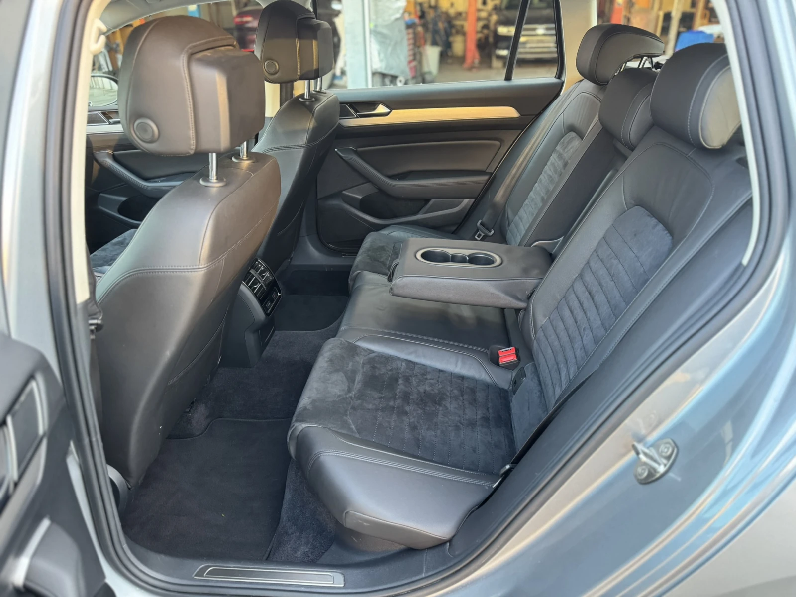 VW Passat 2.0 TDI 4Motion Highline, снимка 9 - Автомобили и джипове - 54175176