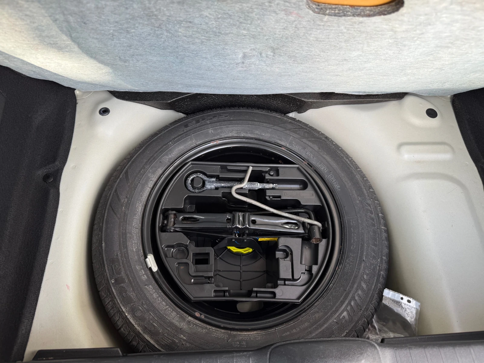 Peugeot 208 1.4 HDI/ 68кс. , снимка 15 - Автомобили и джипове - 54513717
