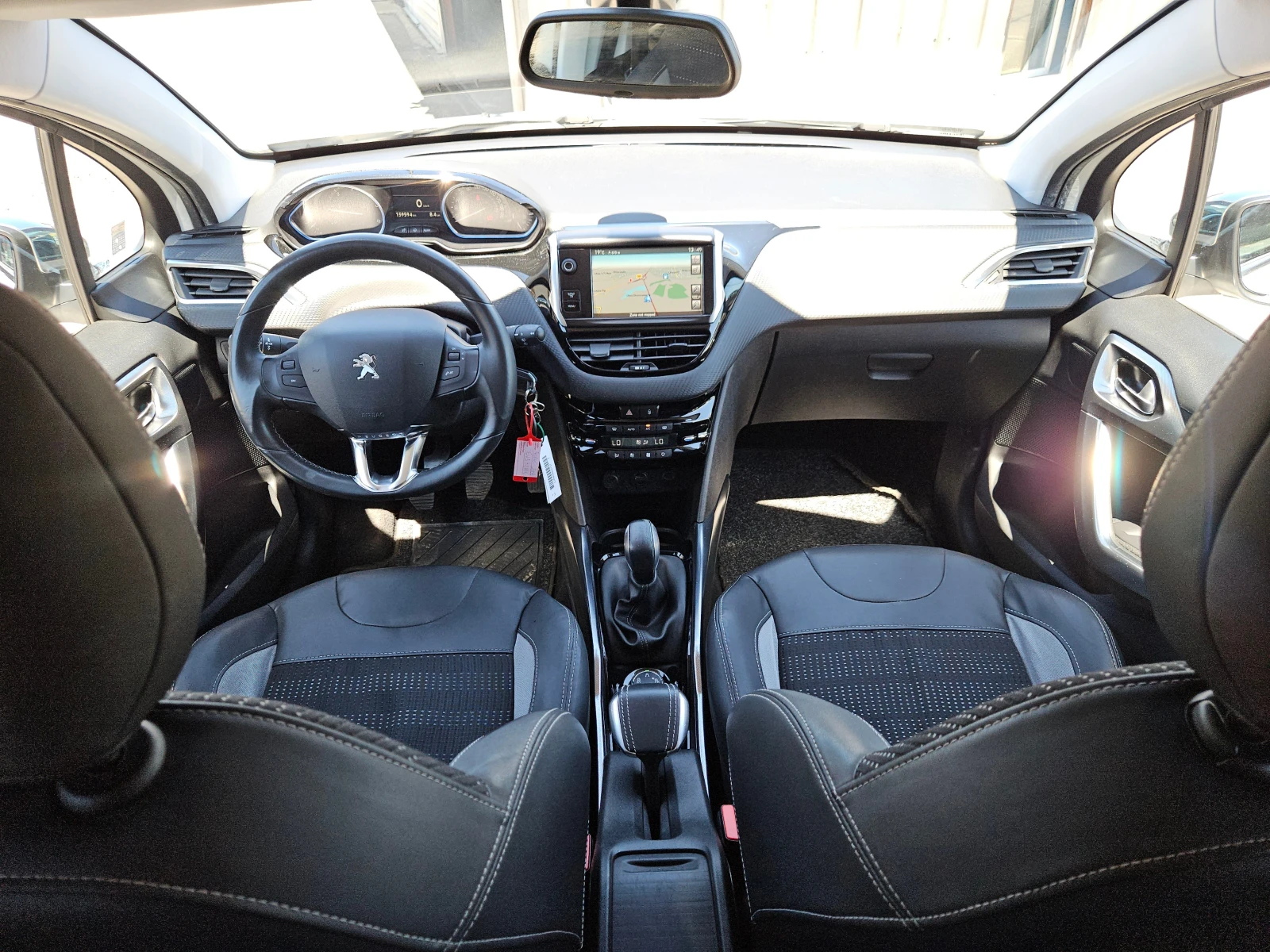 Peugeot 2008 1.6HDI/ALLURE/92k.c/NAVI/ACC/БЛУТУТ/EURO 5B/ТОП, снимка 10 - Автомобили и джипове - 54551529
