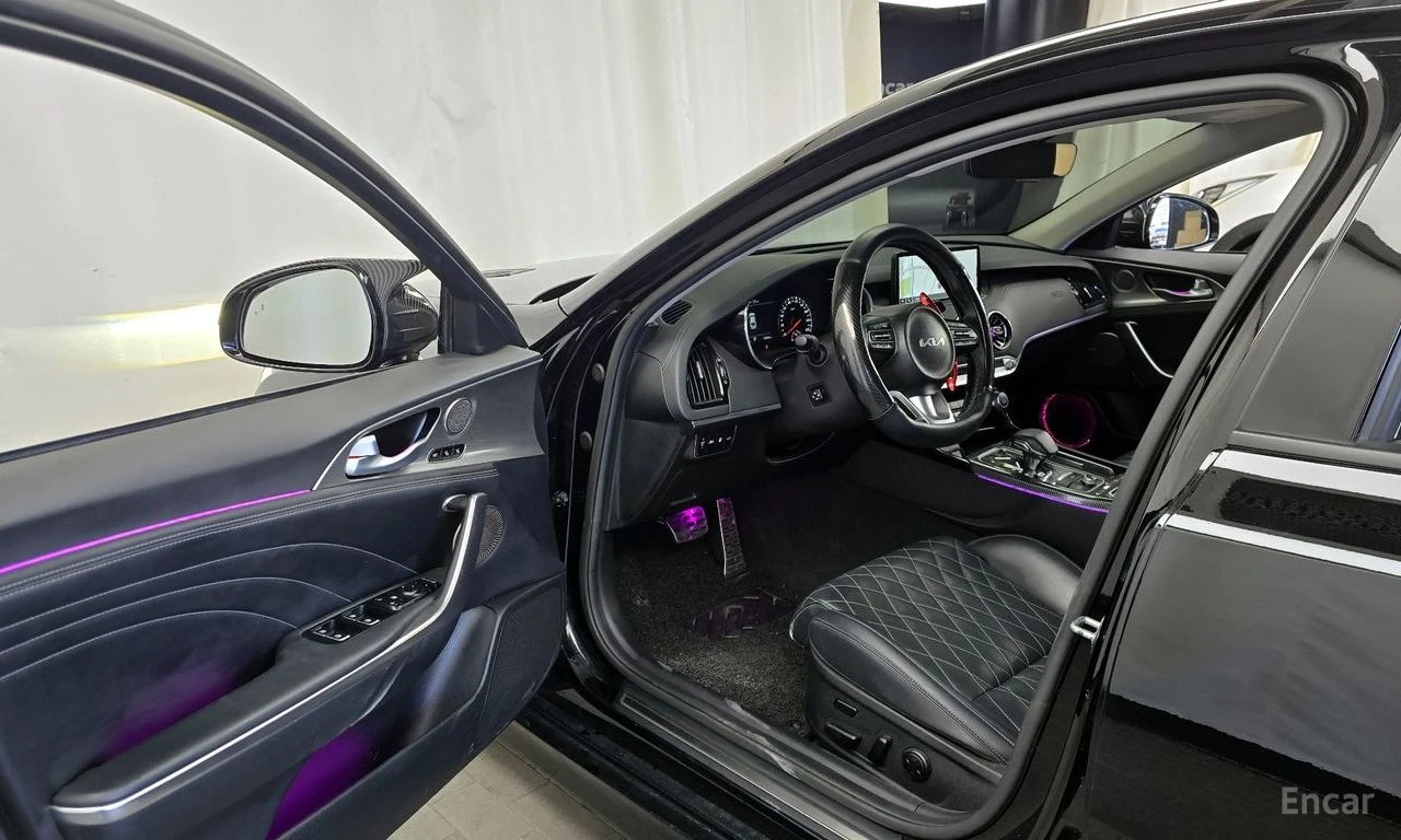 Kia Stinger 2.5* MASTERS* ПОДГРЕВ* ОБДУХВАНЕ* ХЕДЪП* 360КАМЕРА, снимка 6 - Автомобили и джипове - 54642269