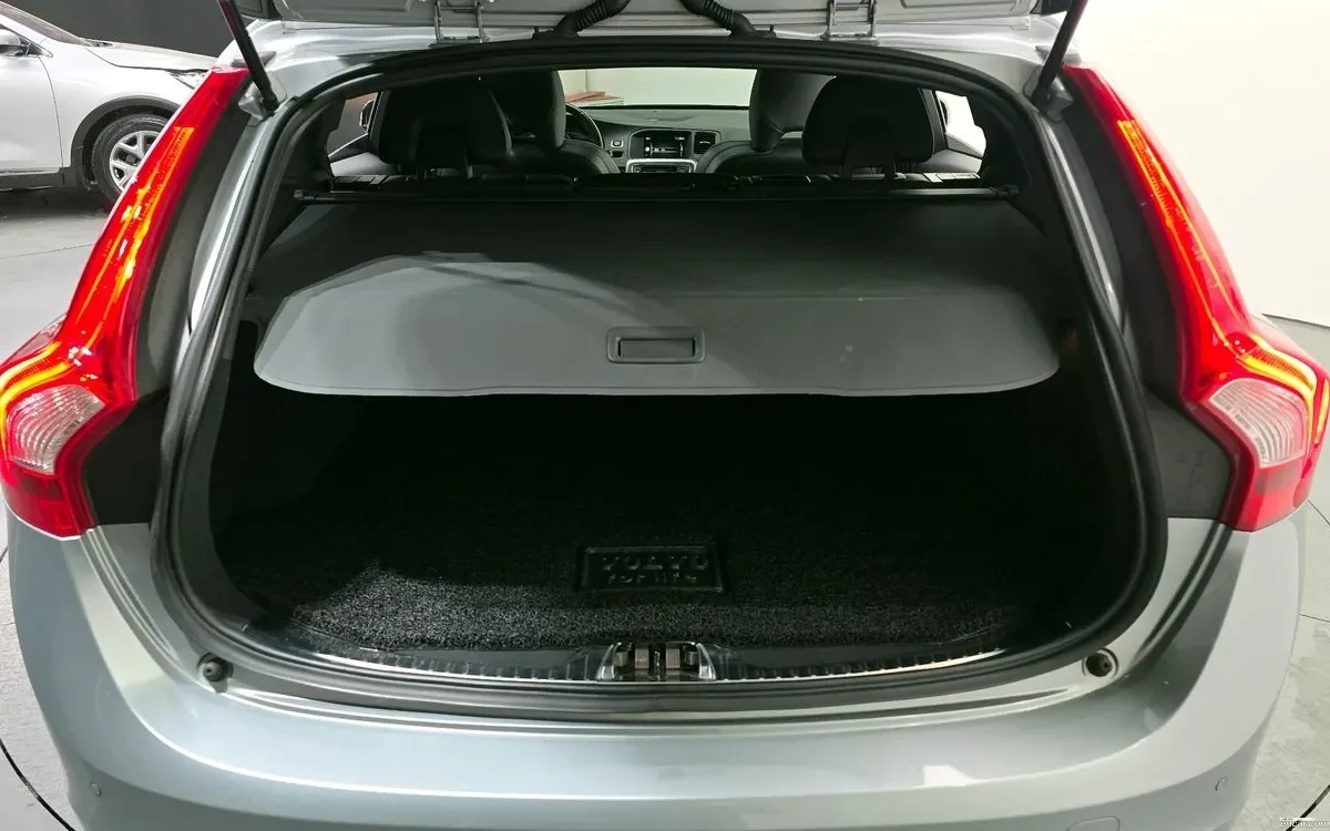 Volvo V60 Cross Country T5 AWD Panorama, снимка 11 - Автомобили и джипове - 54793790