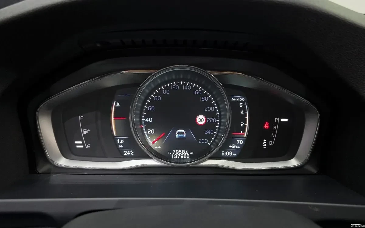 Volvo V60 Cross Country T5 AWD Panorama, снимка 7 - Автомобили и джипове - 54793790