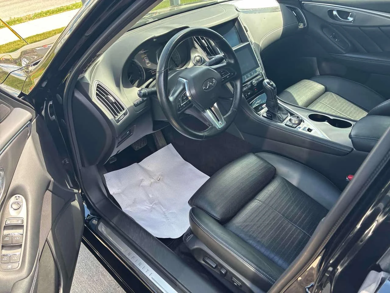 Infiniti Q50  AWD /CARFAX/ БЕЗ ПЪРВОНАЧАЛНА ВНОСКА, снимка 5 - Автомобили и джипове - 54942605
