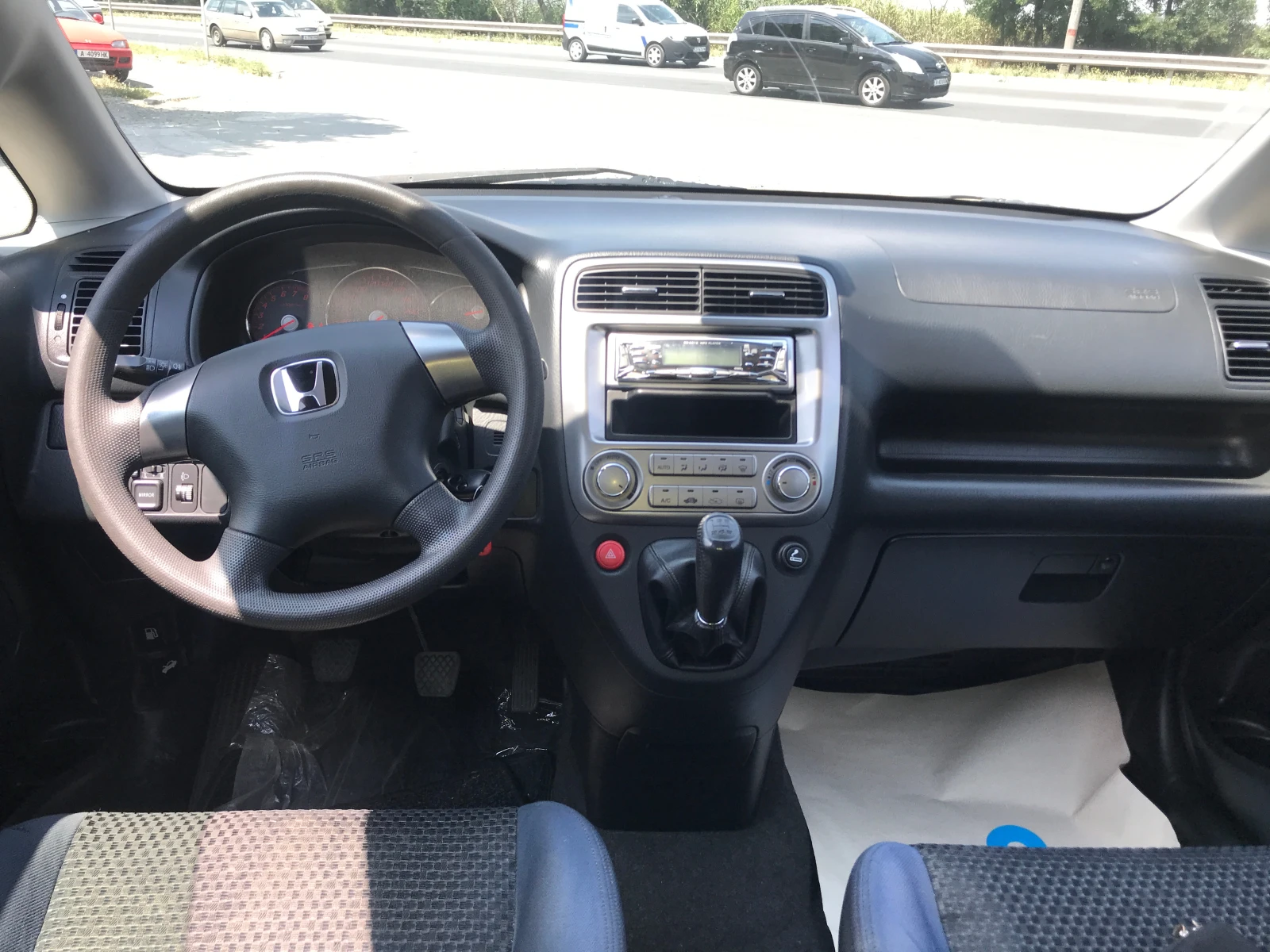 Honda Stream 1, 7 ES, снимка 13 - Автомобили и джипове - 55143335