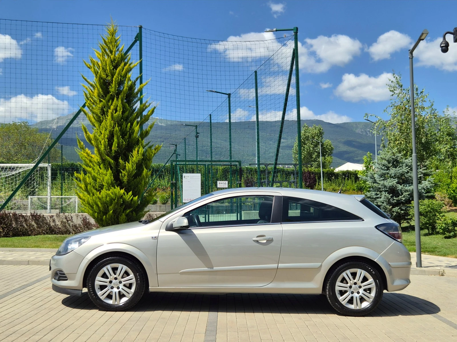 Opel Astra H GTC, снимка 5 - Автомобили и джипове - 55162077