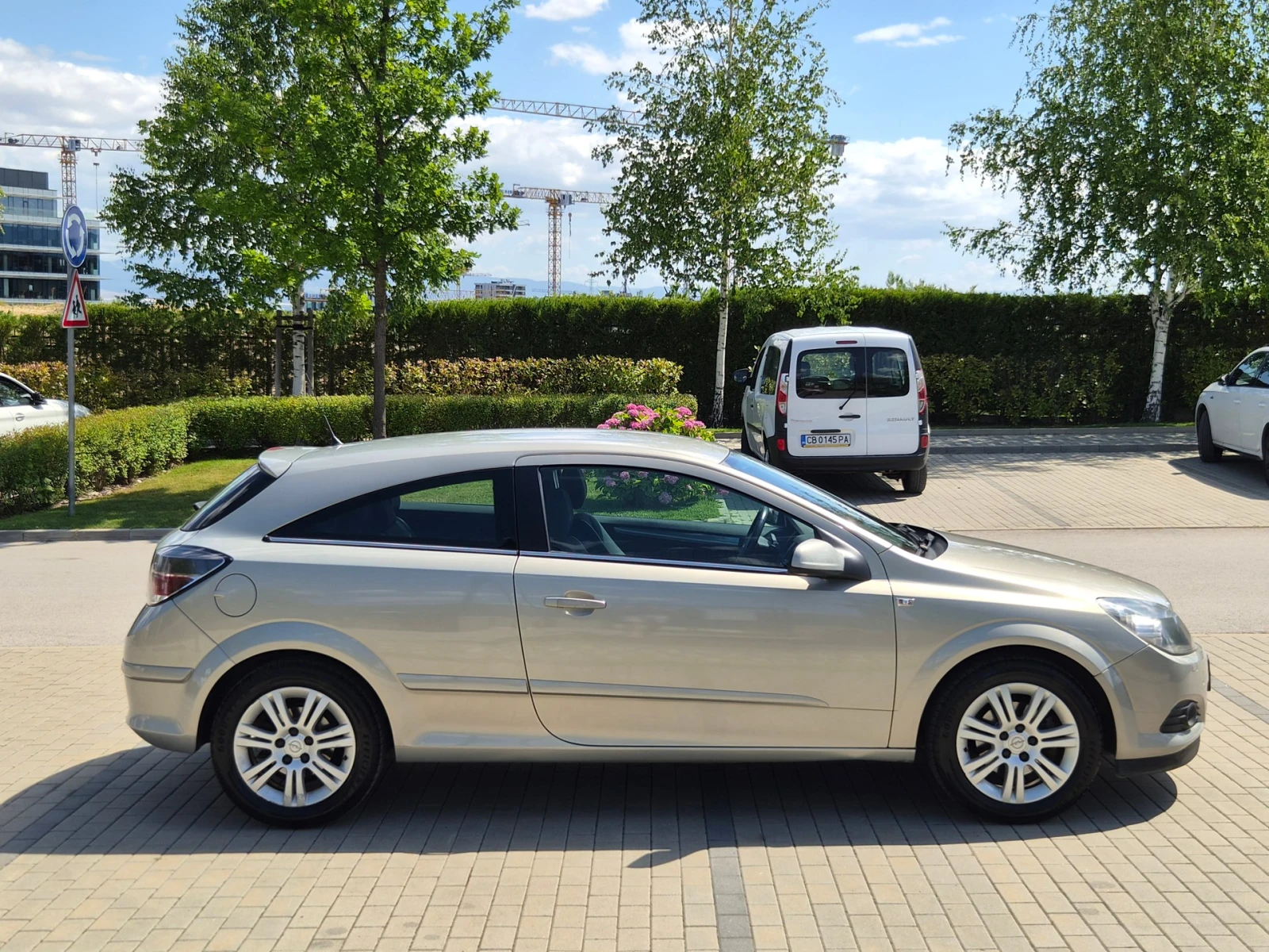 Opel Astra H GTC, снимка 8 - Автомобили и джипове - 55162077
