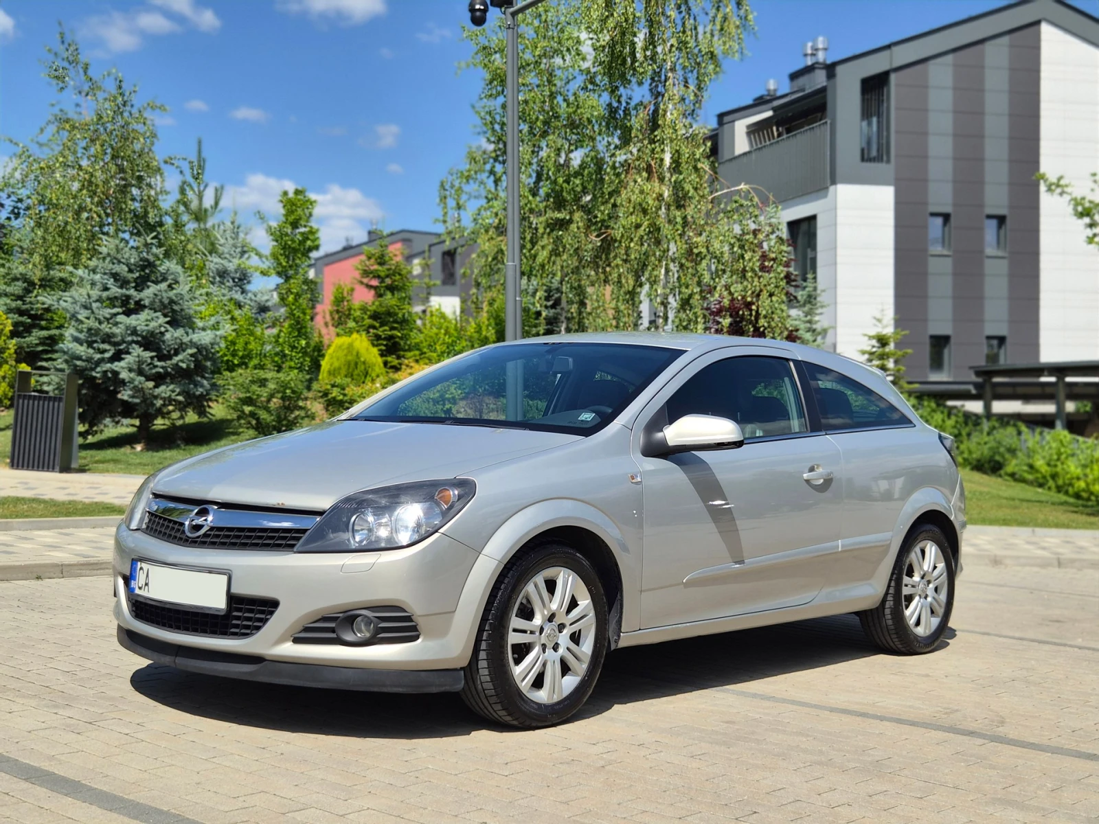 Opel Astra H GTC, снимка 4 - Автомобили и джипове - 55162077