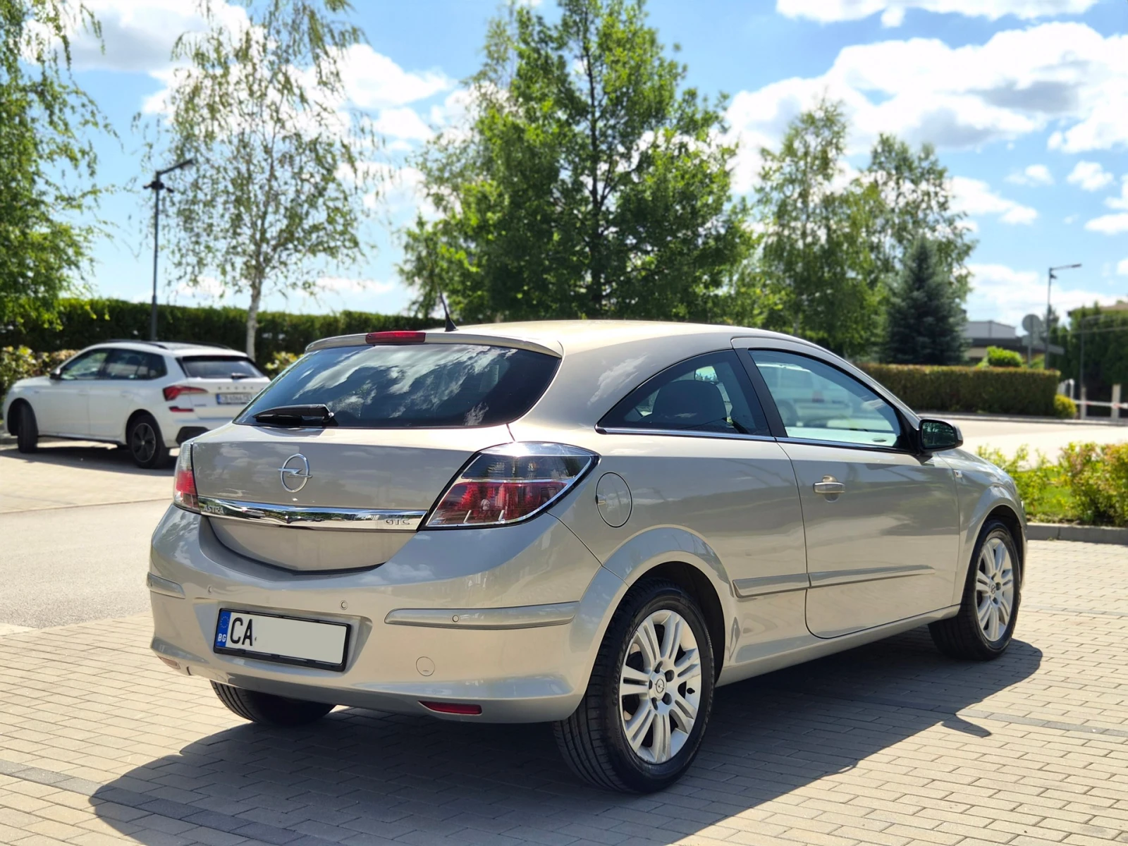 Opel Astra H GTC, снимка 7 - Автомобили и джипове - 55162077