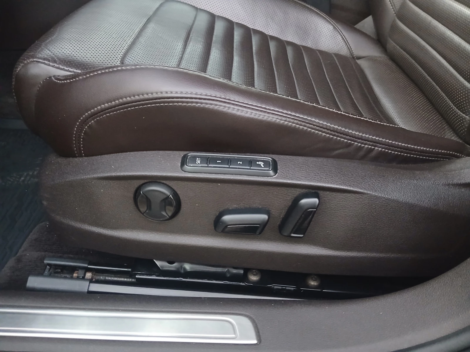 VW Passat 2.0Tdi/239/4motion, снимка 16 - Автомобили и джипове - 55535716