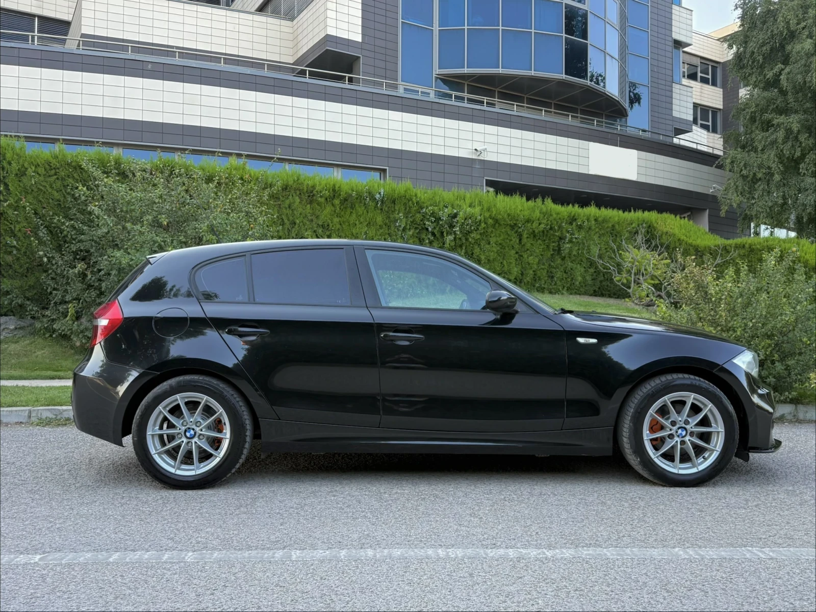 BMW 118 d LCI M-Sport , снимка 4 - Автомобили и джипове - 55578581