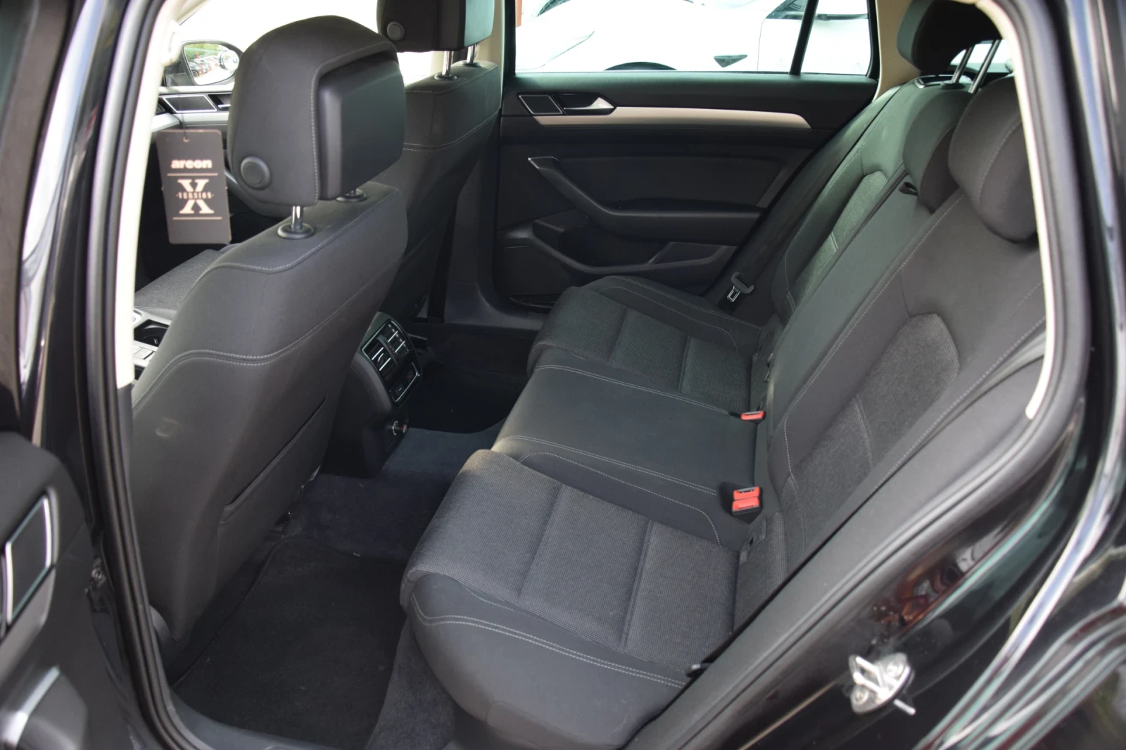 VW Passat 2.0 TDI automatic , снимка 10 - Автомобили и джипове - 56085345