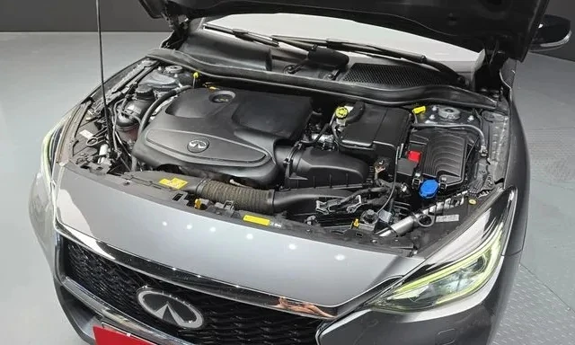 Infiniti Q30 2.0T 4x4  - изображение 6