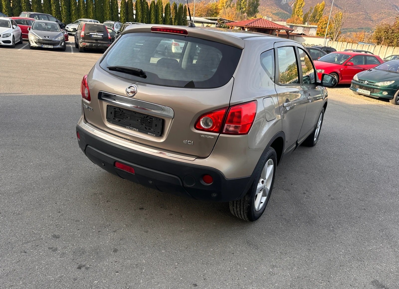 Nissan Qashqai 4X4 - КЛИМАТРОНИК  - изображение 5