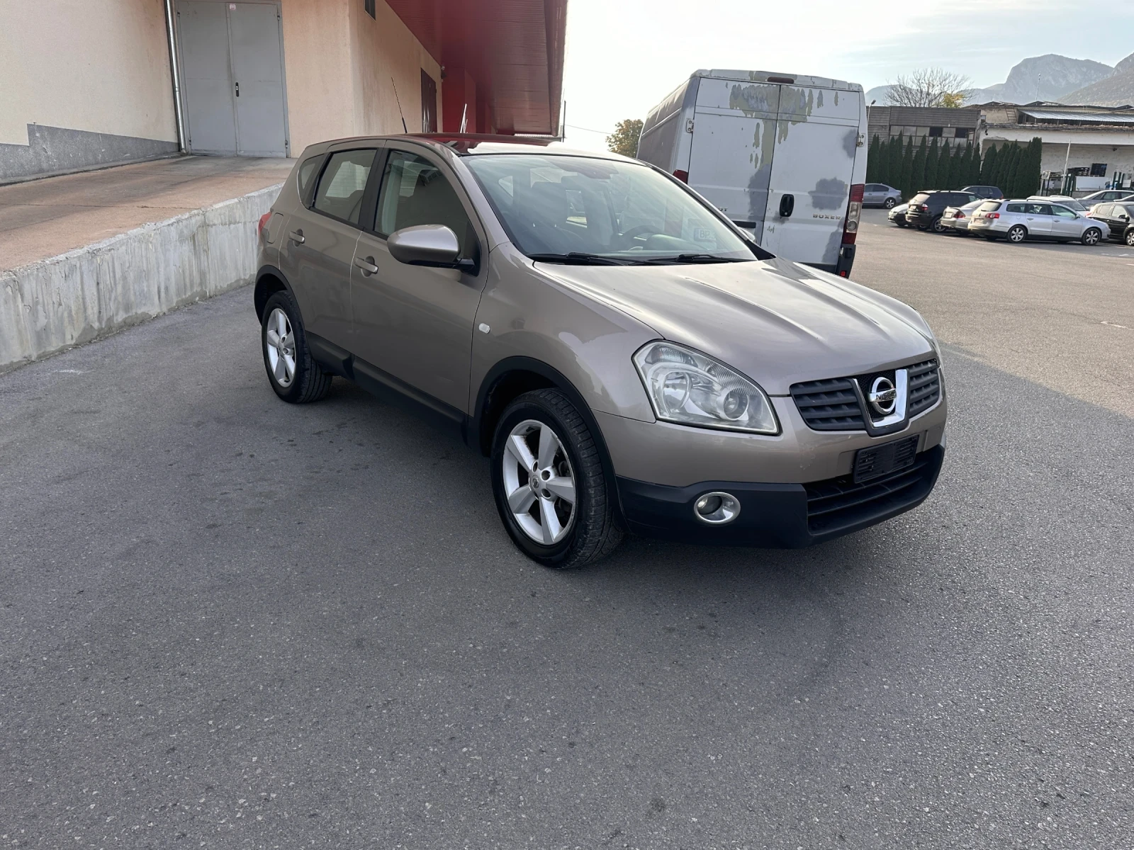 Nissan Qashqai 4X4 - КЛИМАТРОНИК  - изображение 3