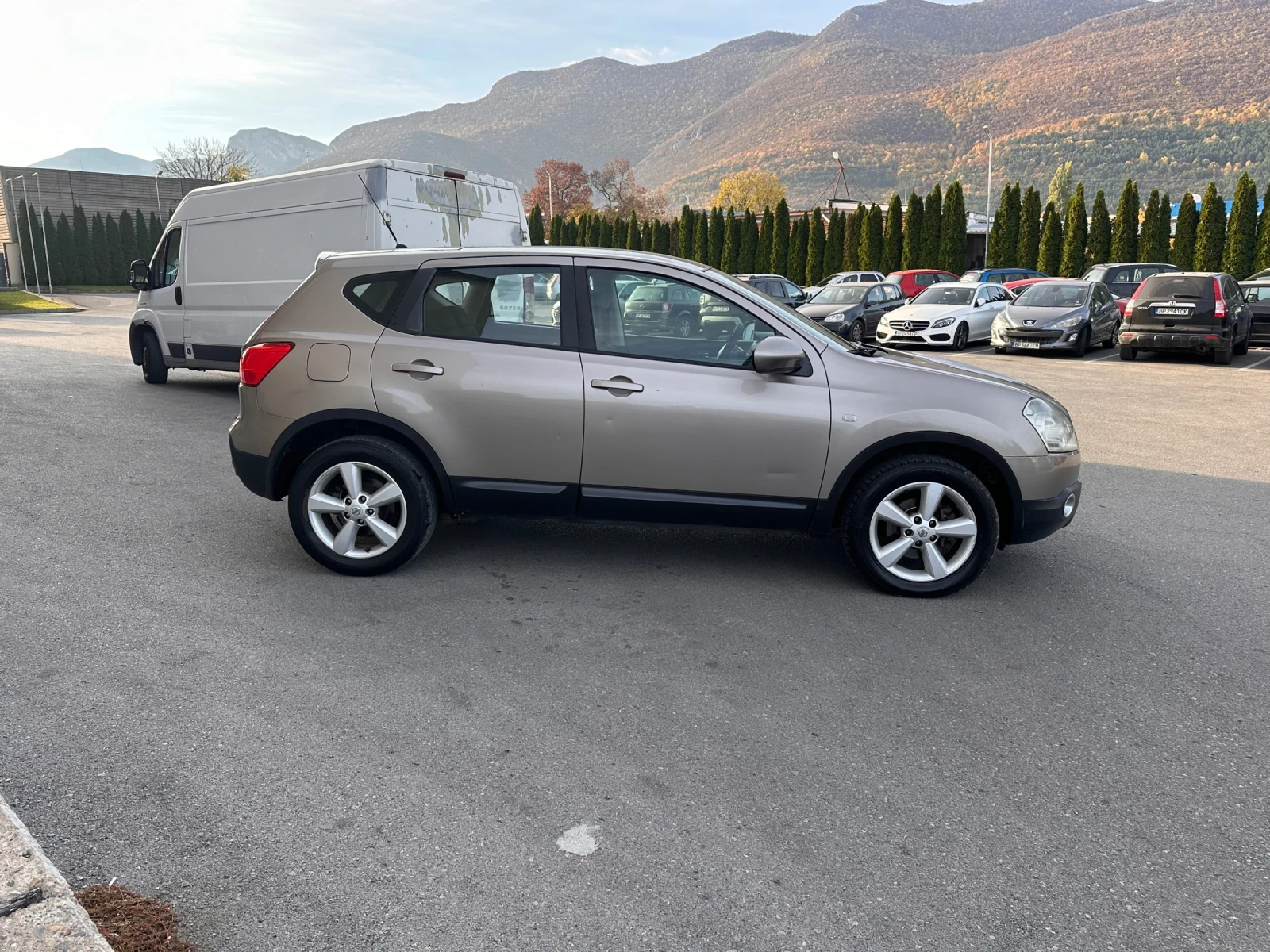 Nissan Qashqai 4X4 - КЛИМАТРОНИК  - изображение 4