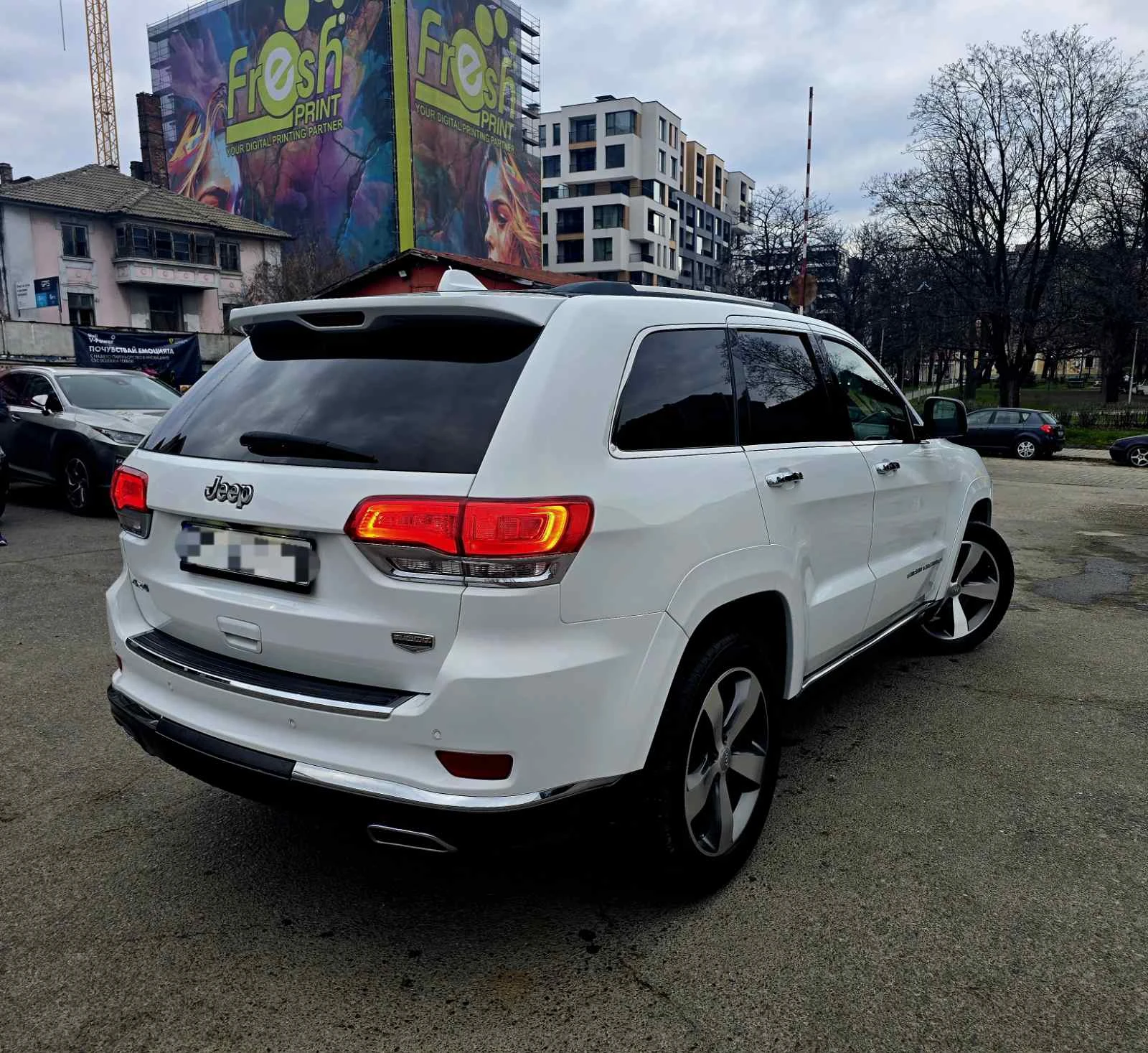 Jeep Grand cherokee 5.7 HEMI SUMMIT, снимка 5 - Автомобили и джипове - 54209646