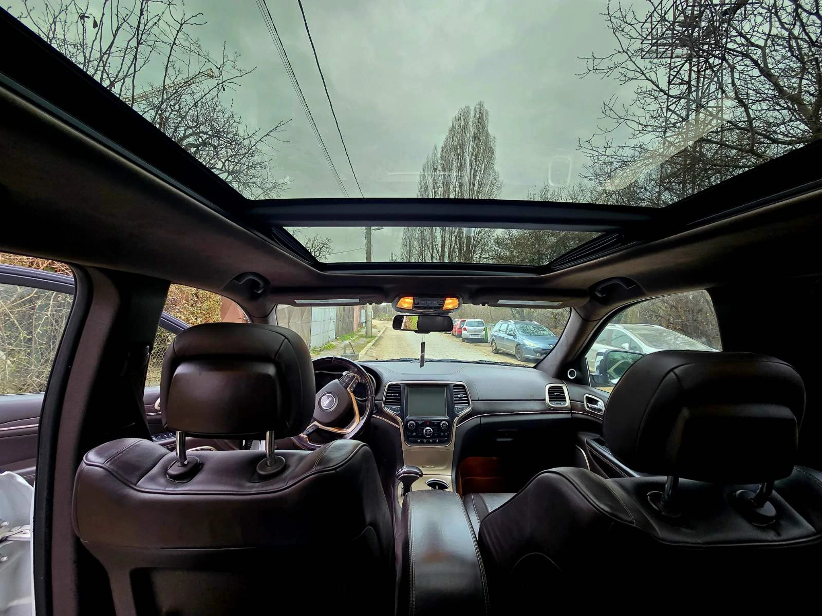 Jeep Grand cherokee 5.7 HEMI SUMMIT, снимка 9 - Автомобили и джипове - 54209646