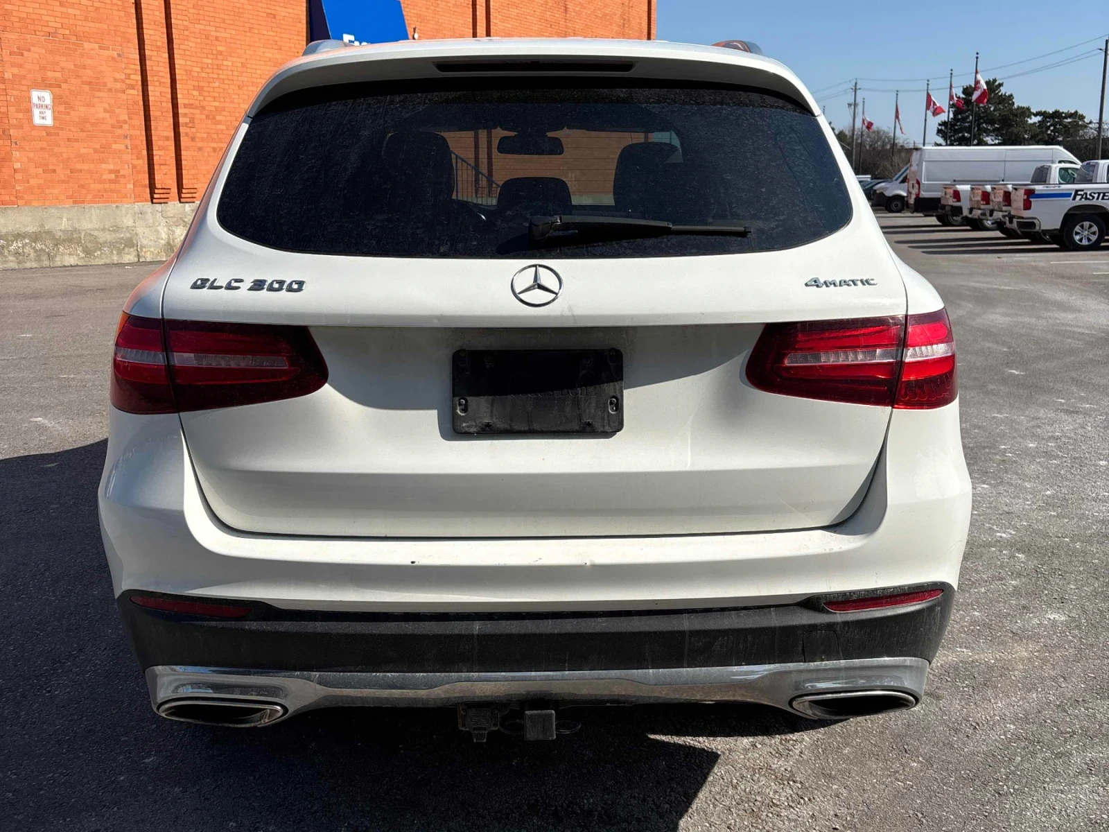 Mercedes-Benz GLC 300 4MATIC * ПОДГРЕВ * ПАНОРАМА * CARFAX, снимка 4 - Автомобили и джипове - 54731384