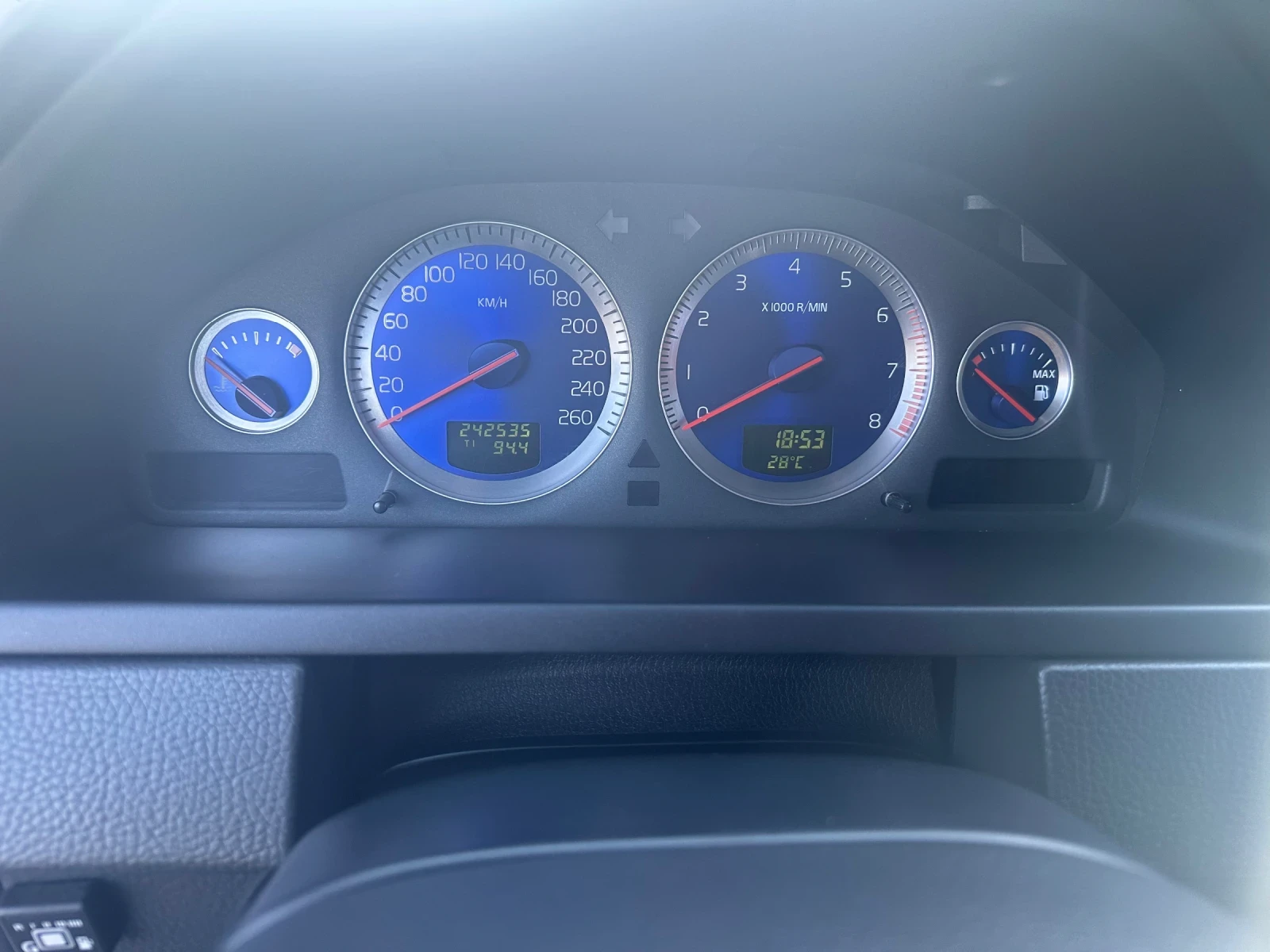 Volvo Xc90 V8 SPORT, снимка 13 - Автомобили и джипове - 55579105