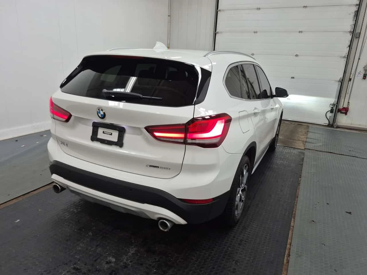BMW X1 * XDRIVE28I * CARFAX * ОТ ПРЕДСТАВИТЕЛСТВО НА БМВ, снимка 3 - Автомобили и джипове - 55679045