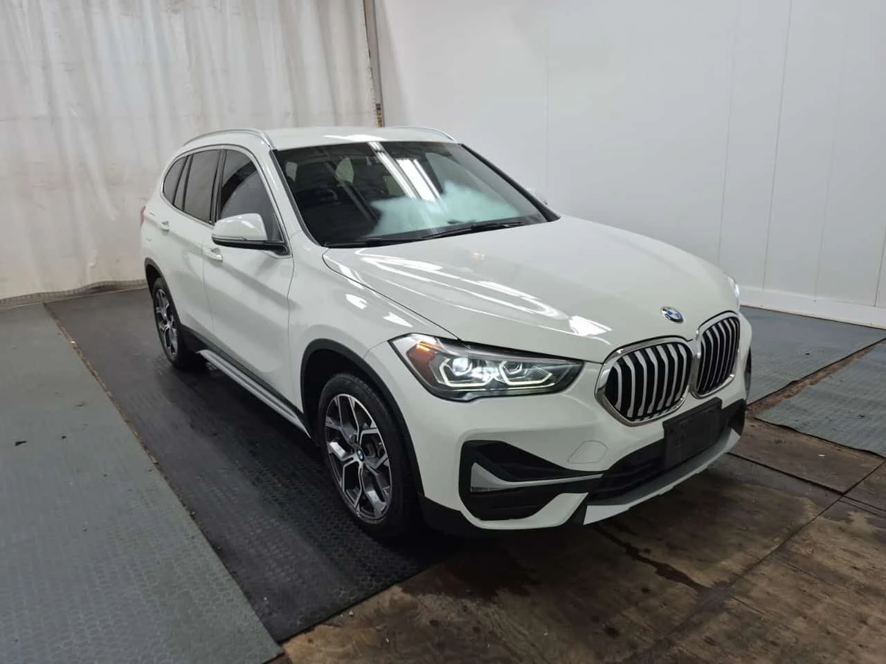 BMW X1 * XDRIVE28I * CARFAX * ОТ ПРЕДСТАВИТЕЛСТВО НА БМВ, снимка 2 - Автомобили и джипове - 55679045