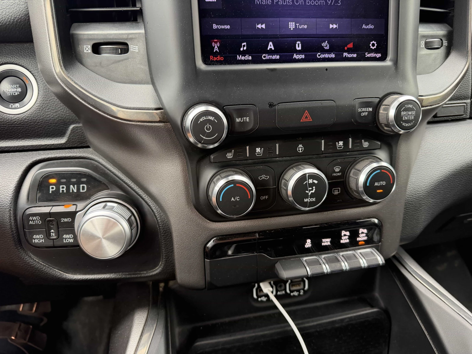 Dodge RAM 1500 * Sport * CARFAX * БЕЗ ПЪРВОНАЧАЛНА ВНОСКА, снимка 14 - Автомобили и джипове - 56093179
