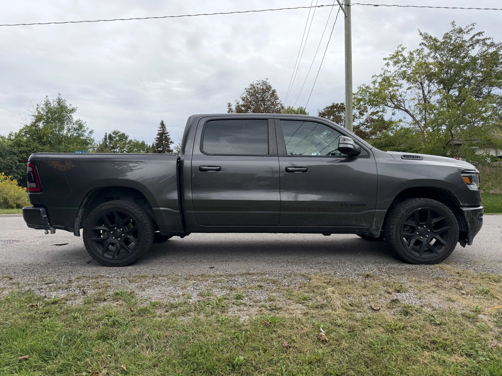Dodge RAM 1500 * Sport * CARFAX * БЕЗ ПЪРВОНАЧАЛНА ВНОСКА, снимка 3 - Автомобили и джипове - 56093179