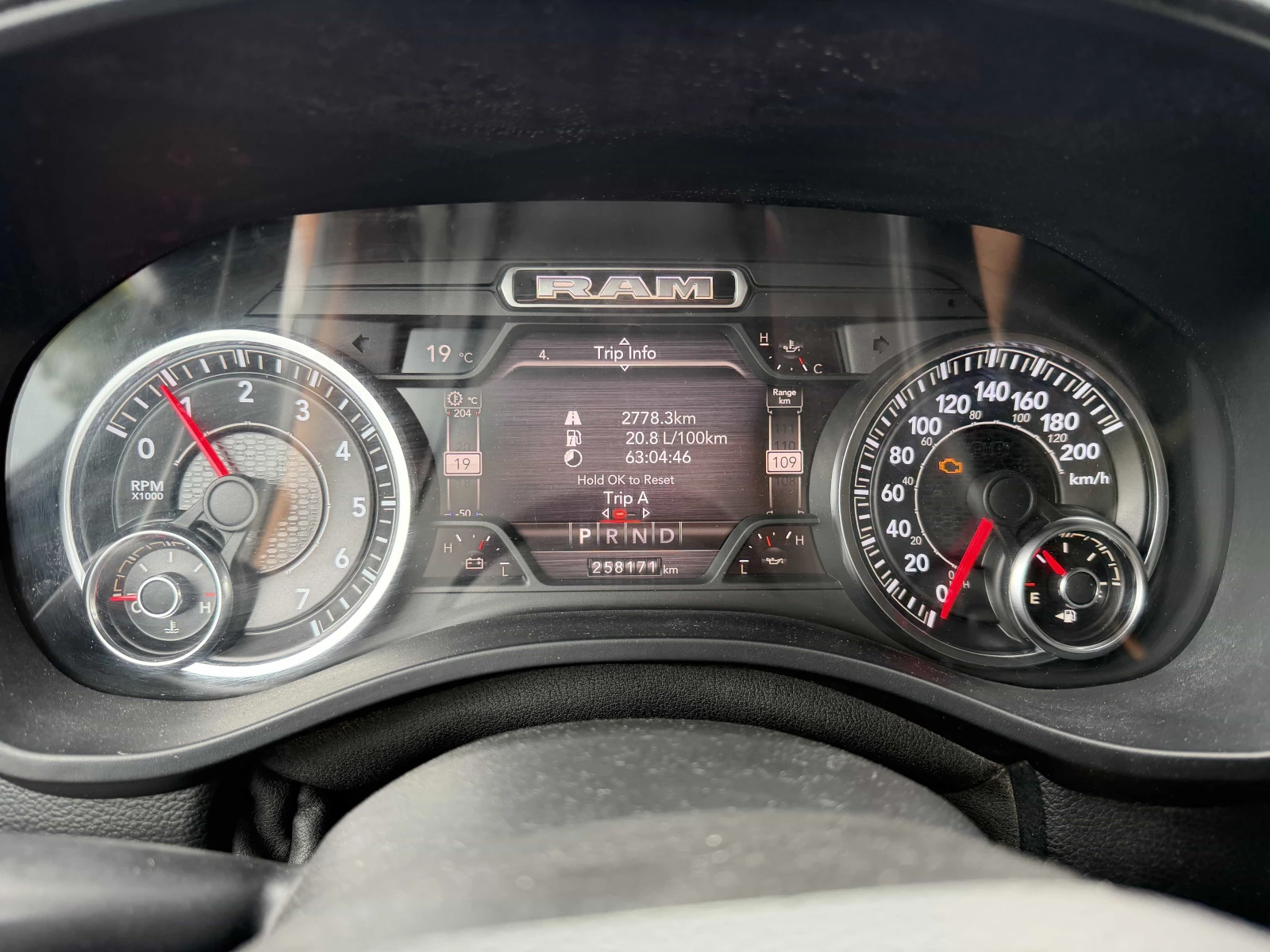 Dodge RAM 1500 * Sport * CARFAX * БЕЗ ПЪРВОНАЧАЛНА ВНОСКА, снимка 8 - Автомобили и джипове - 56093179