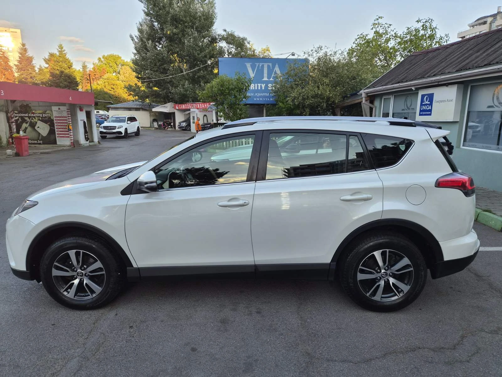 Toyota Rav4, снимка 3 - Автомобили и джипове - 56117238