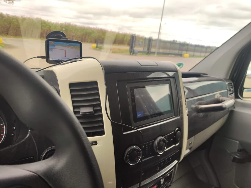 Mercedes-Benz Sprinter 519 Vip 24 местен, климатроник, ксенон+ лед, снимка 11 - Бусове и автобуси - 52096148