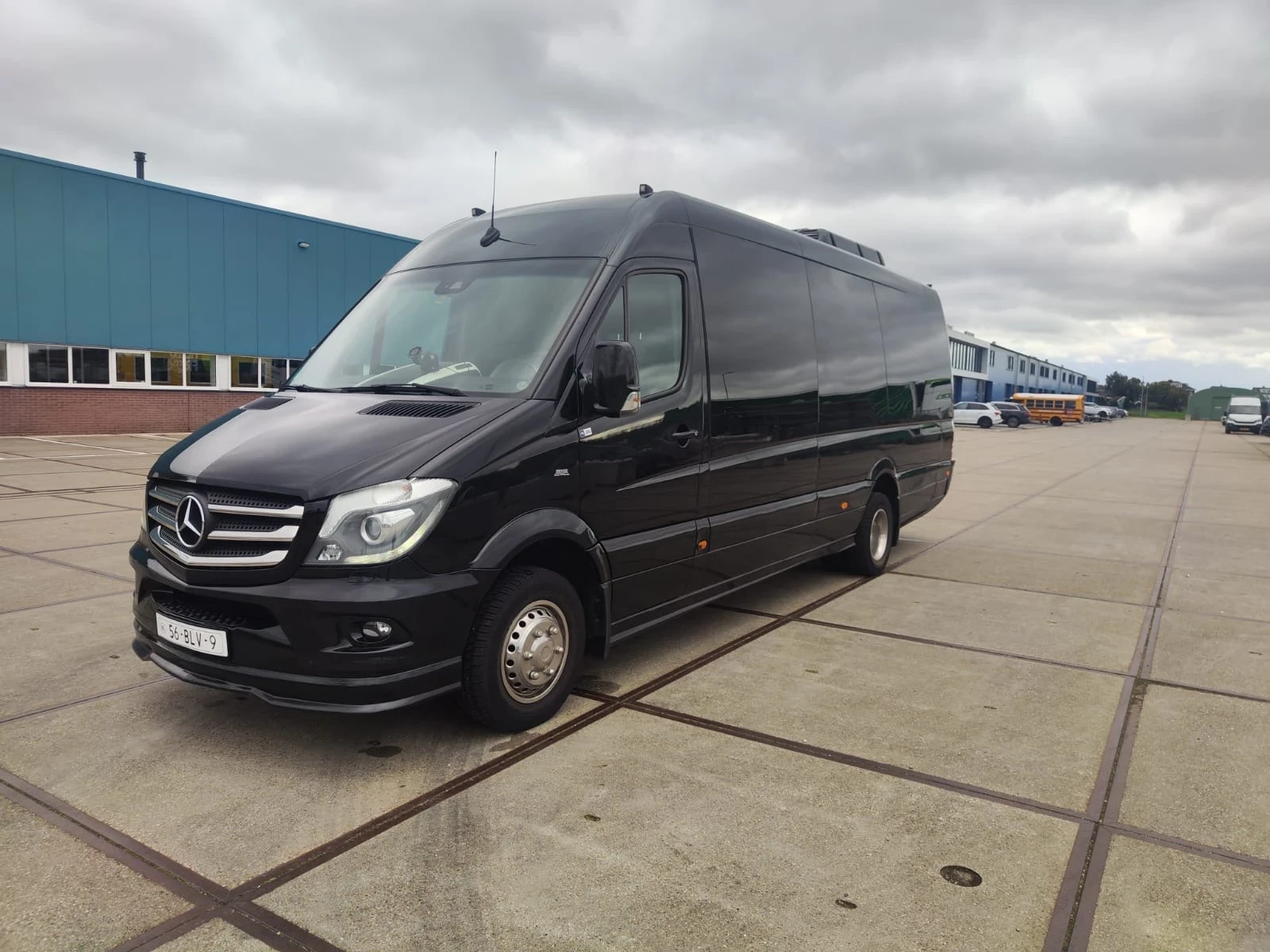 Mercedes-Benz Sprinter 519 Vip 24 местен, климатроник, ксенон+ лед - изображение 9