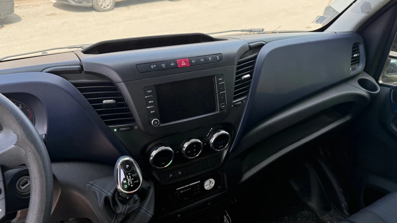Iveco Daily 35C14, снимка 7 - Бусове и автобуси - 54914349