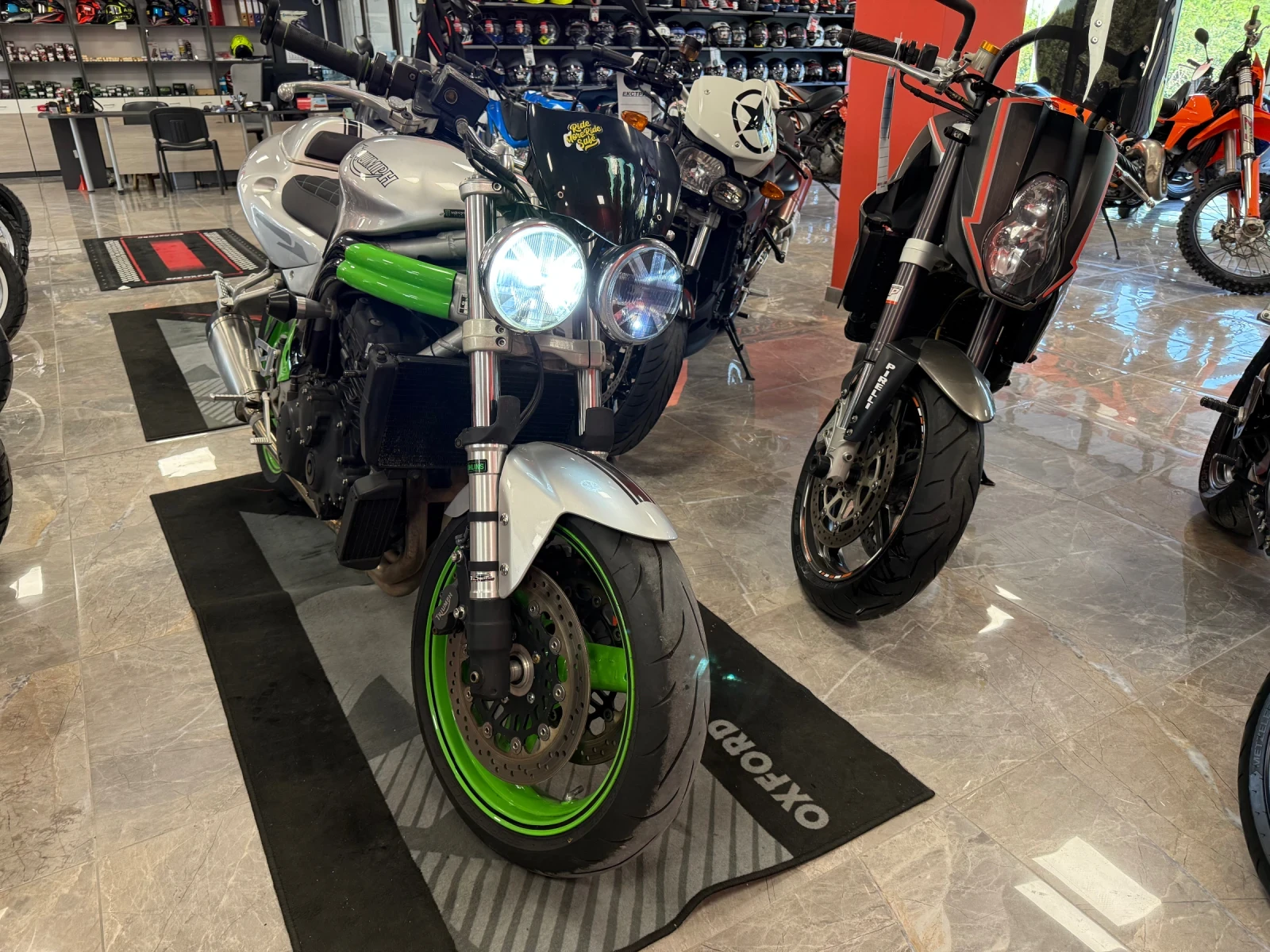 Triumph Speed Triple 955I, снимка 1