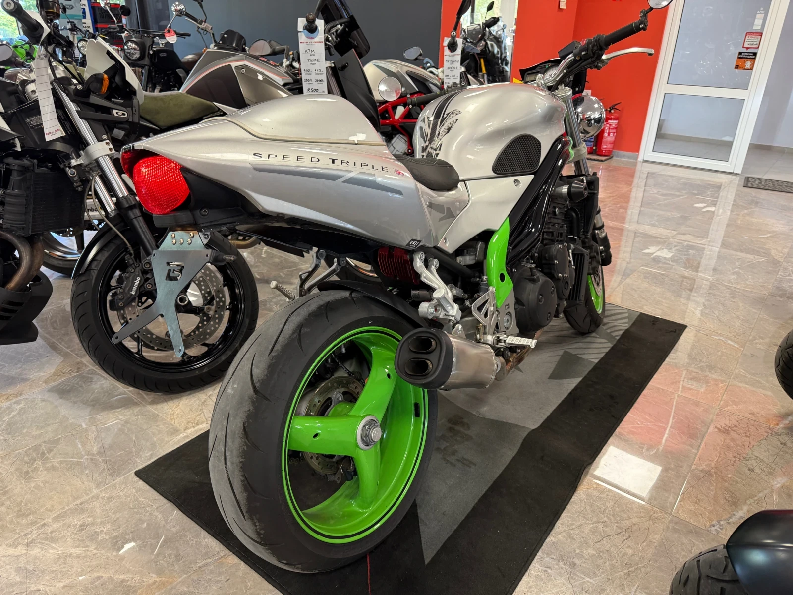 Triumph Speed Triple 955I - изображение 6