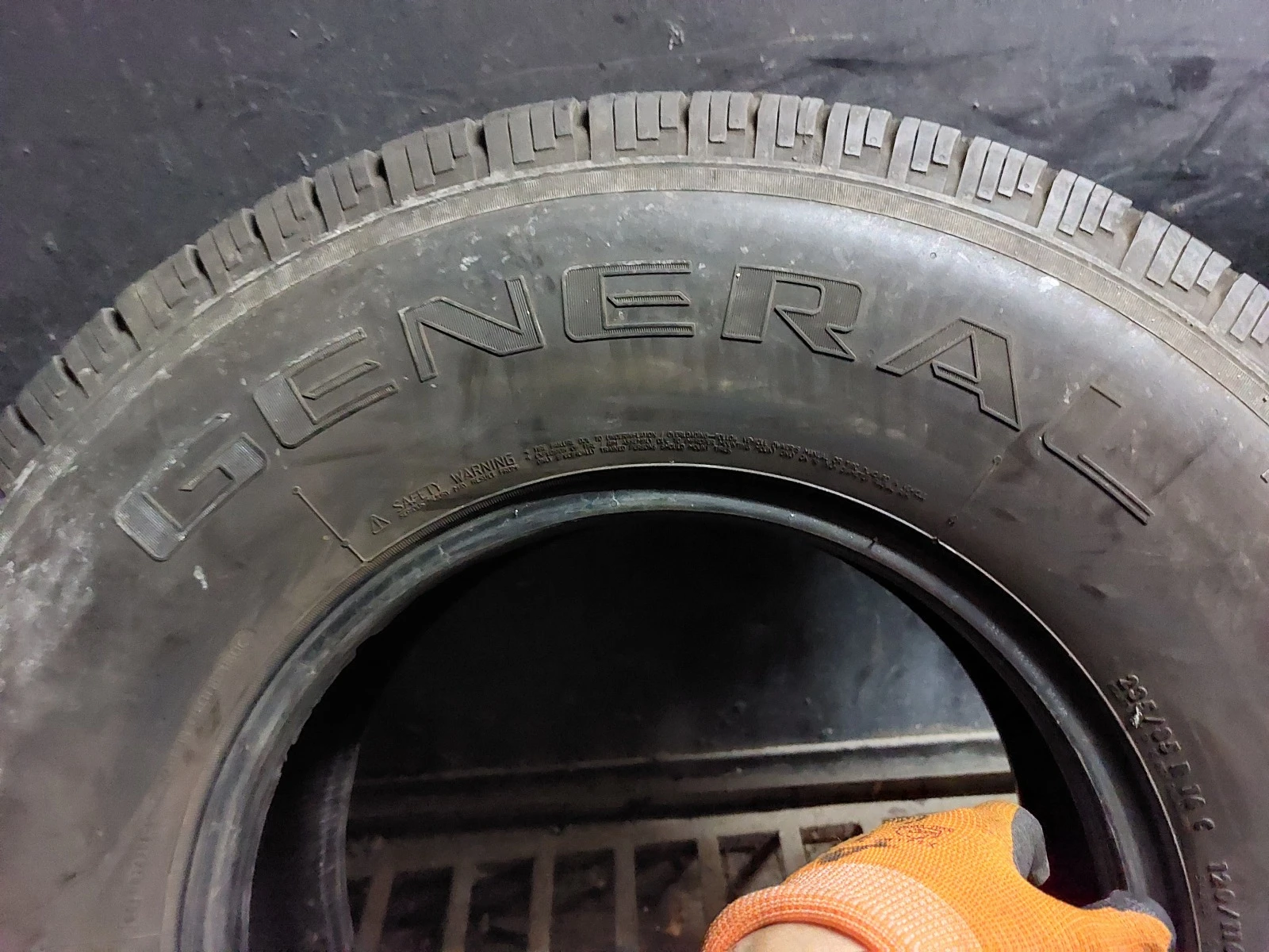 ���� 235/85R16 | Mobile.bg � ����������� 4